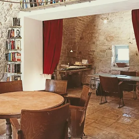 לינה וארוחת בוקר Masseria Lojazzo *
