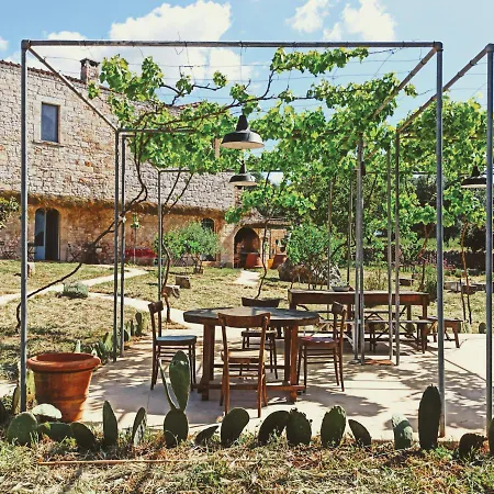 Masseria Lojazzo לינה וארוחת בוקר *