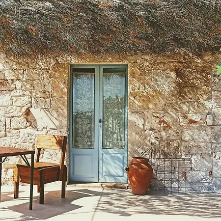 לינה וארוחת בוקר Masseria Lojazzo *