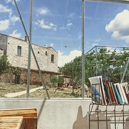 לינה וארוחת בוקר Masseria Lojazzo *